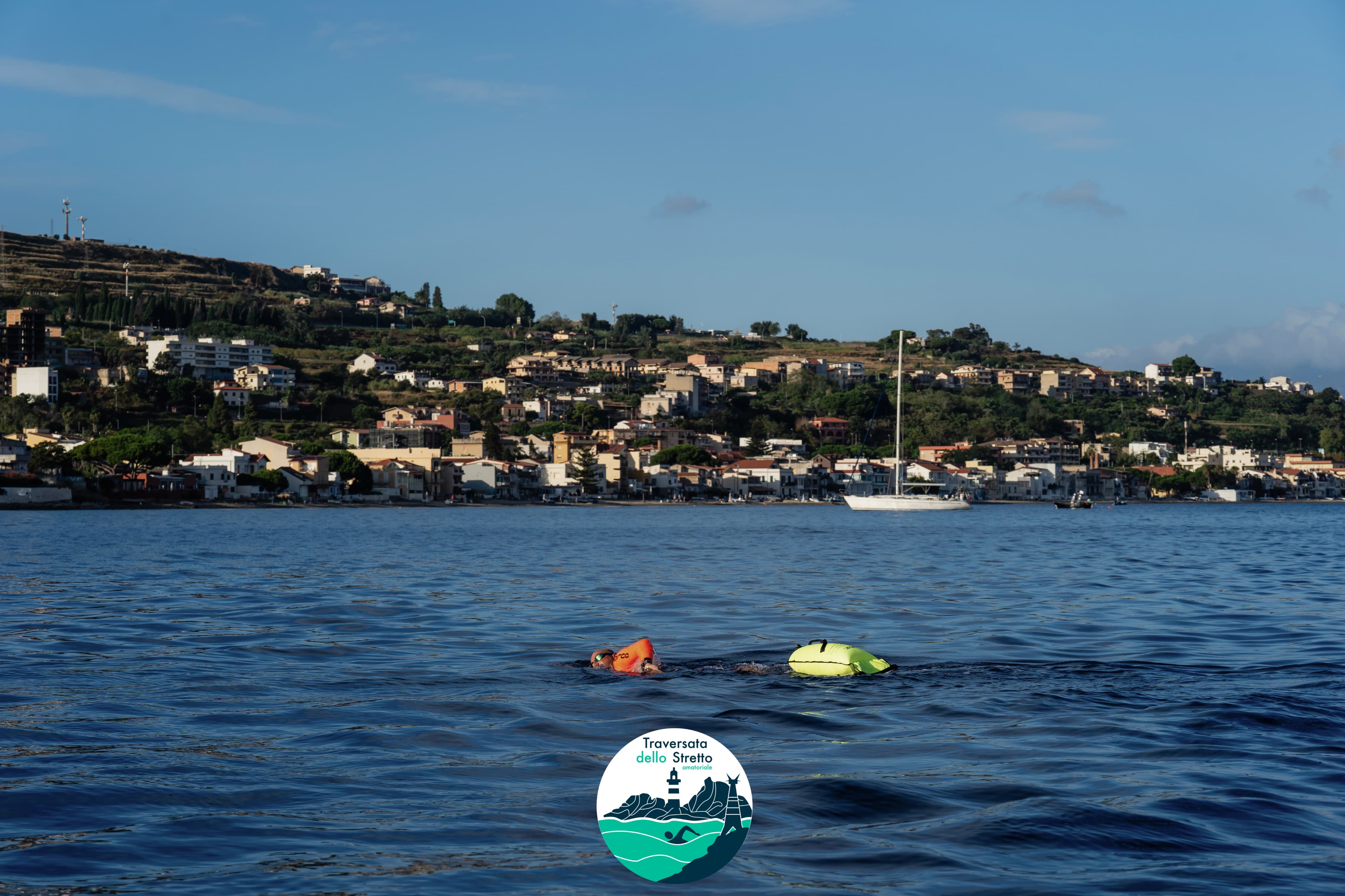 Vista panoramica dello Stretto di Messina